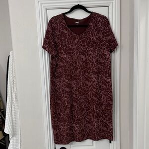 Duluth Trading Co Burgundy Floral Dress